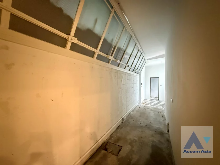 20  3 br House For Rent in Sathorn ,Bangkok MRT Khlong Toei 1713481
