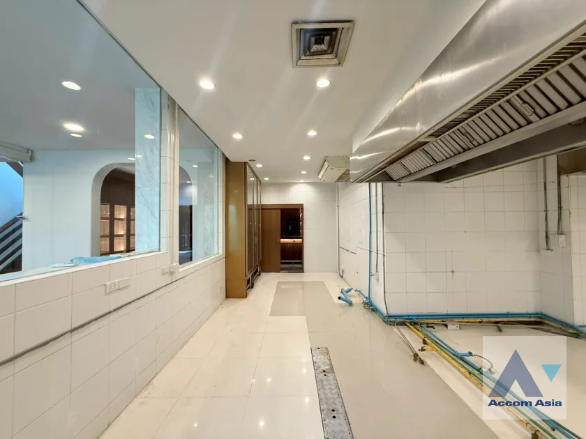 13  3 br House For Rent in Sathorn ,Bangkok MRT Khlong Toei 1713481