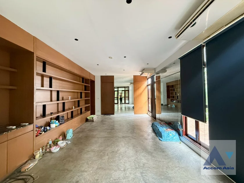10  3 br House For Rent in Sathorn ,Bangkok MRT Khlong Toei 1713481