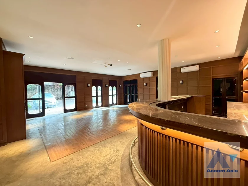 8  3 br House For Rent in Sathorn ,Bangkok MRT Khlong Toei 1713481