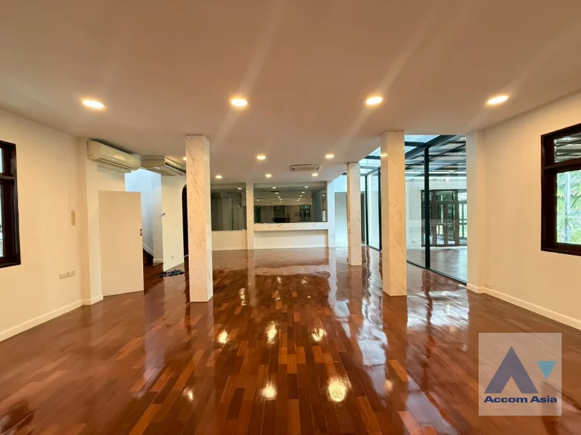 7  3 br House For Rent in Sathorn ,Bangkok MRT Khlong Toei 1713481