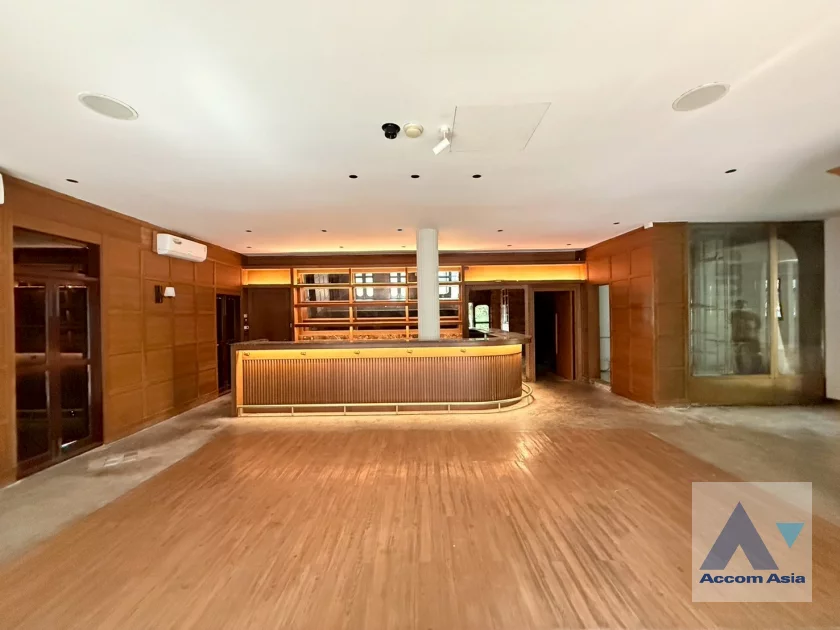  2  3 br House For Rent in Sathorn ,Bangkok MRT Khlong Toei 1713481