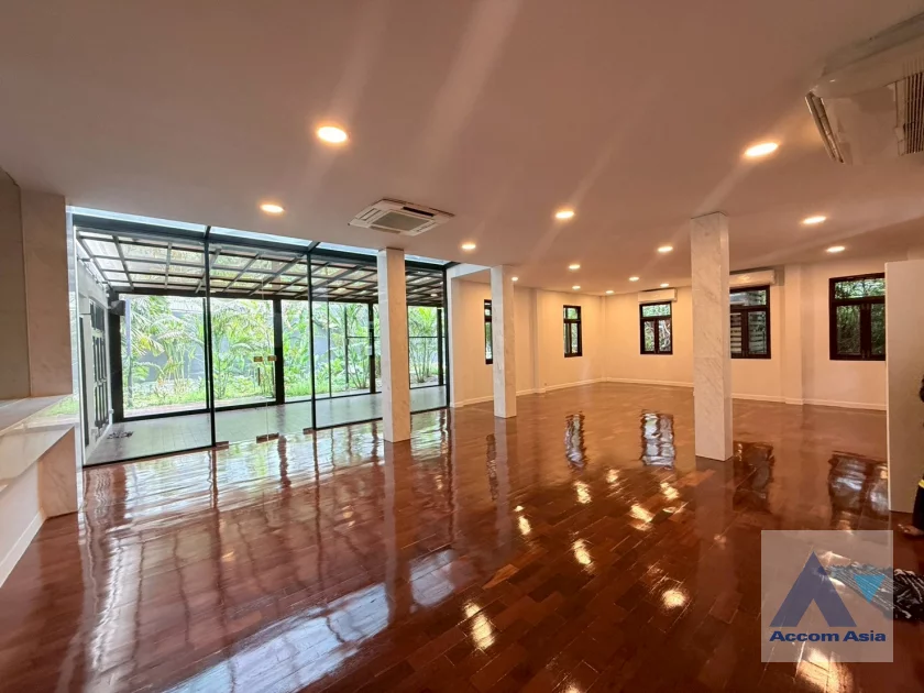 6  3 br House For Rent in Sathorn ,Bangkok MRT Khlong Toei 1713481