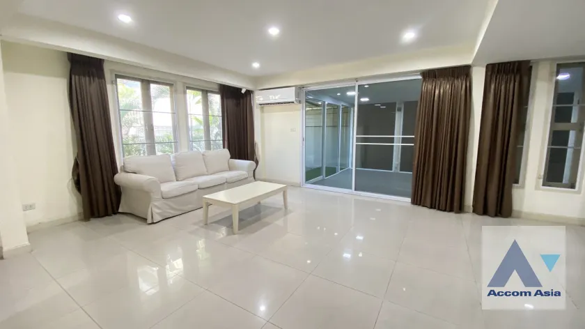  1  3 br House For Rent in Sukhumvit ,Bangkok BTS Ekkamai 1713519