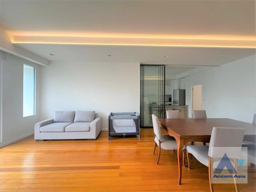 unit 3 Bedrooms  Apartment For Rent in Sukhumvit, Bangkok  near BTS Thong Lo (1413857)