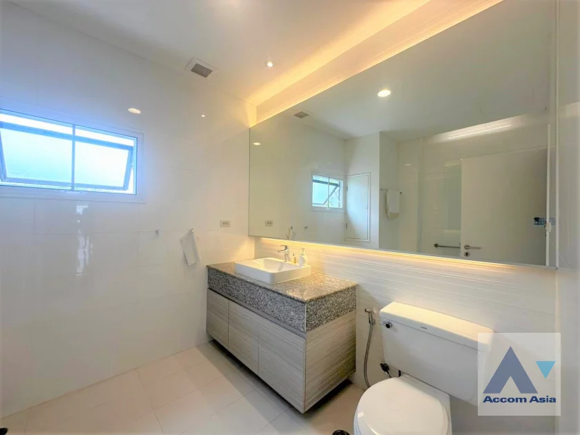13  3 br Apartment For Rent in Sukhumvit ,Bangkok BTS Thong Lo at Greenery area in CBD 1413857