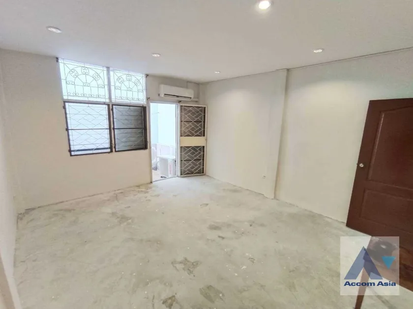 25  4 br House For Rent in Sukhumvit ,Bangkok BTS Nana 2513892