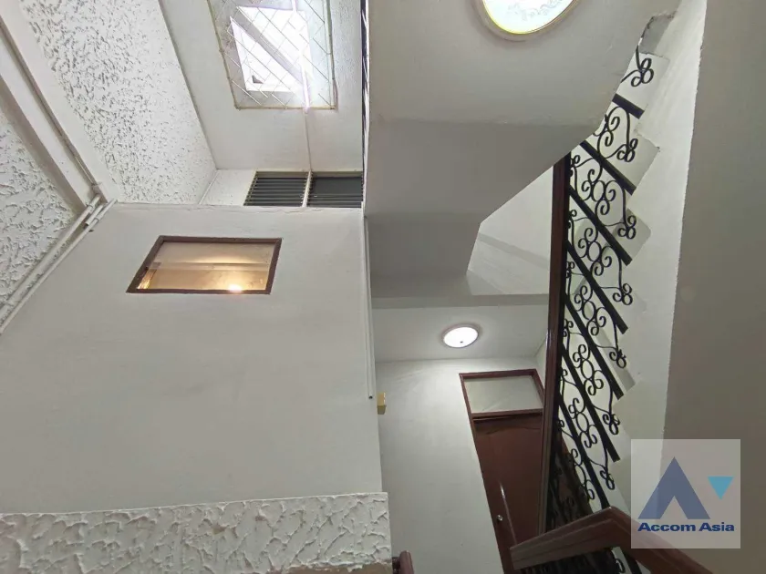 13  4 br House For Rent in Sukhumvit ,Bangkok BTS Nana 2513892