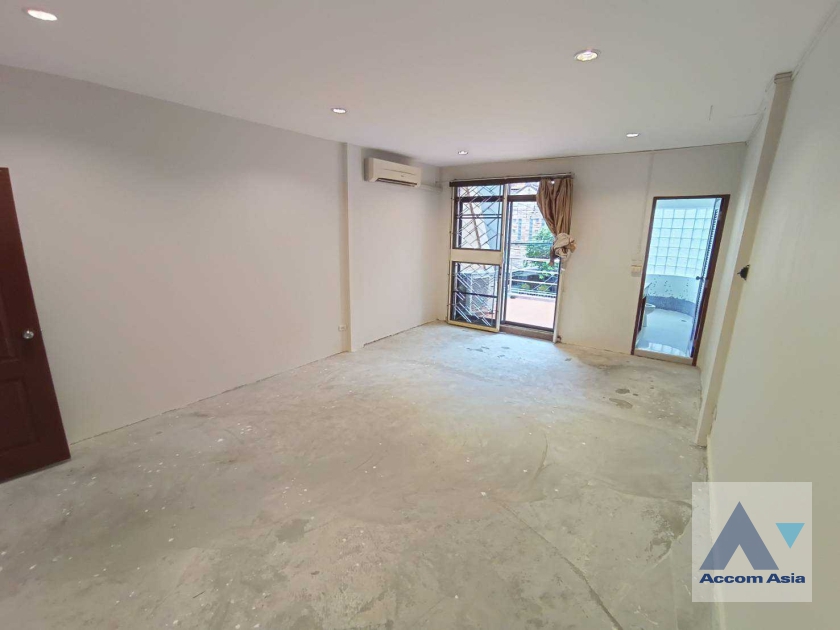 23  4 br House For Rent in Sukhumvit ,Bangkok BTS Nana 2513892