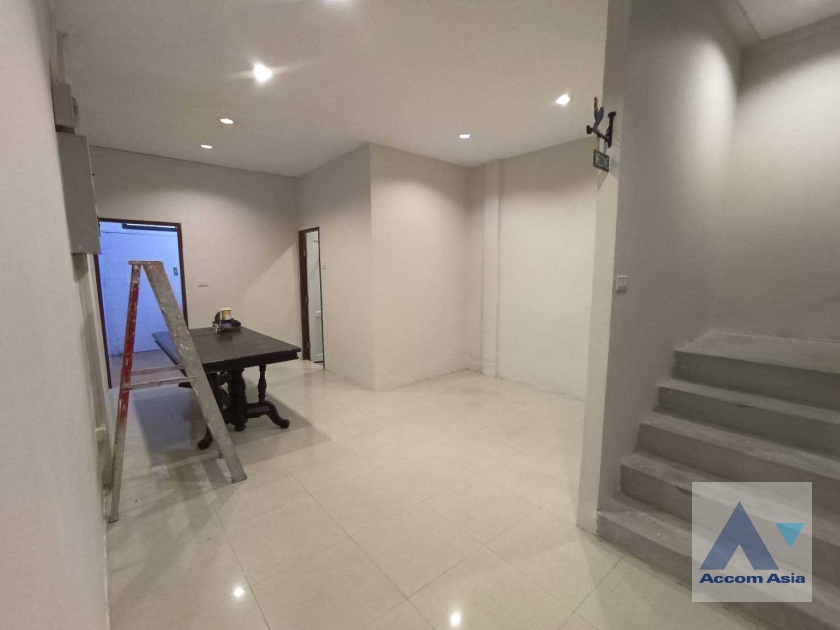 6  4 br House For Rent in Sukhumvit ,Bangkok BTS Nana 2513892