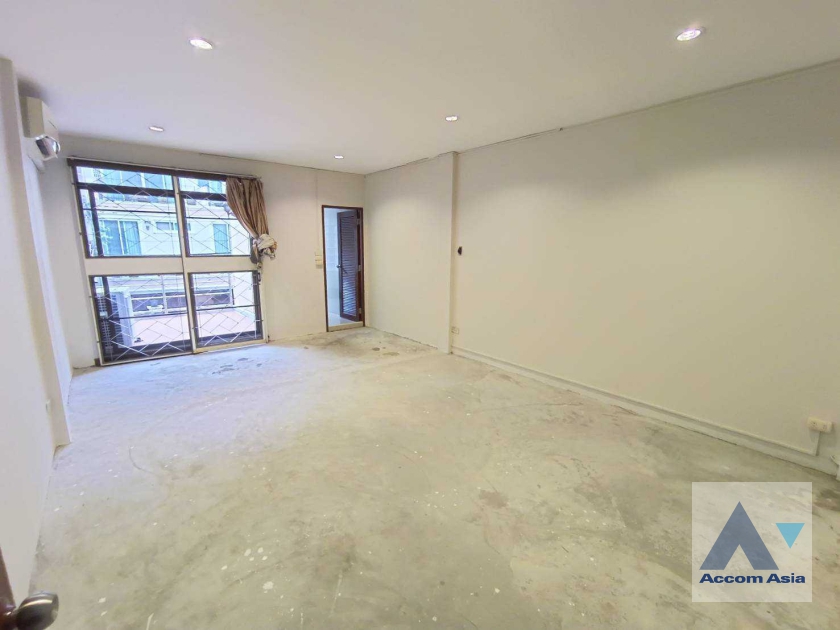 24  4 br House For Rent in Sukhumvit ,Bangkok BTS Nana 2513892