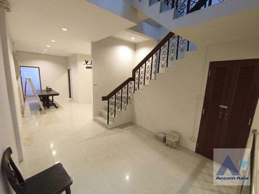  2  4 br House For Rent in Sukhumvit ,Bangkok BTS Nana 2513892