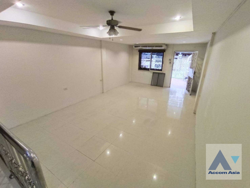 15  4 br House For Rent in Sukhumvit ,Bangkok BTS Nana 2513892