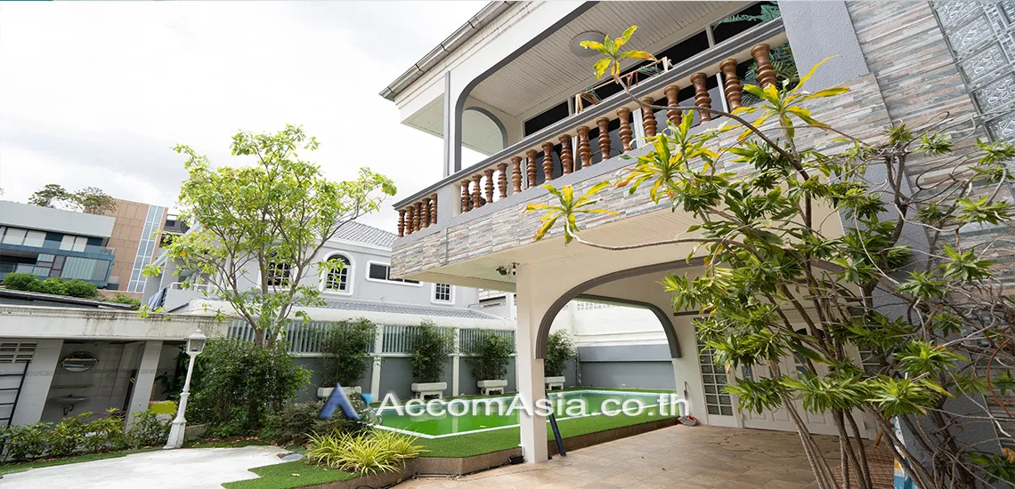 unitPrivate Swimming Pool |  4 Bedrooms  House For Rent in Sukhumvit, Bangkok  near BTS Thong Lo (100042)