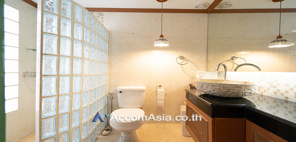 11  4 br House For Rent in Sukhumvit ,Bangkok BTS Thong Lo 100042