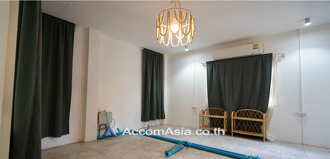 10  4 br House For Rent in Sukhumvit ,Bangkok BTS Thong Lo 100042