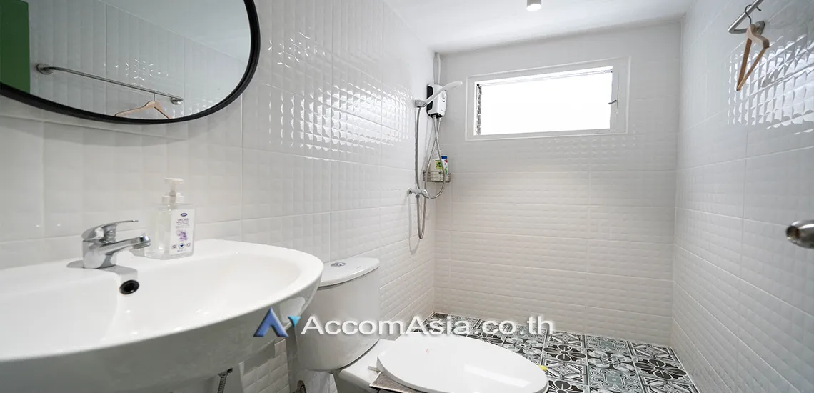 12  4 br House For Rent in Sukhumvit ,Bangkok BTS Thong Lo 100042
