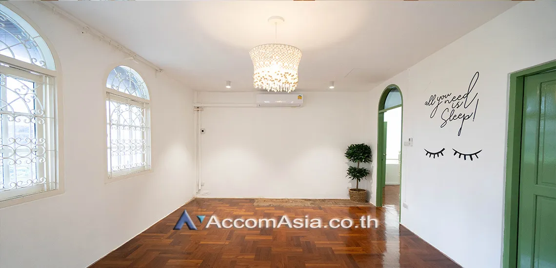 6  4 br House For Rent in Sukhumvit ,Bangkok BTS Thong Lo 100042