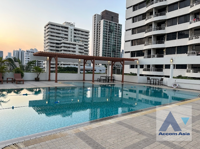 Supalai Place   Condominium  2 Bedroom for Sale BTS Phrom Phong in Sukhumvit Bangkok