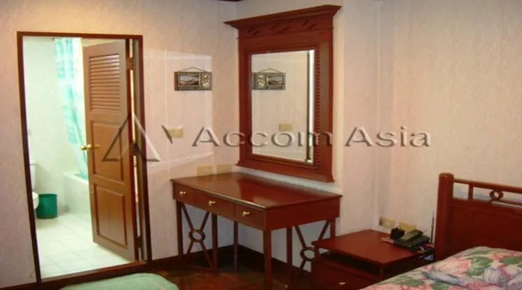 unit 2 Bedrooms  Condominium For Rent in Sukhumvit, Bangkok  near BTS Asok (1514215)