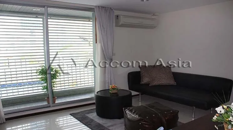 unit 2 Bedrooms  Condominium For Rent in Silom, Bangkok  near BTS Chong Nonsi (1514359)
