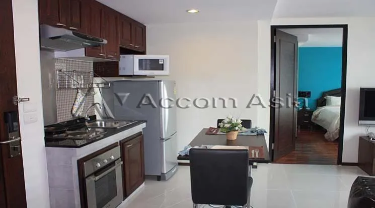 unit 2 Bedrooms  Condominium For Rent in Silom, Bangkok  near BTS Chong Nonsi (1514359)
