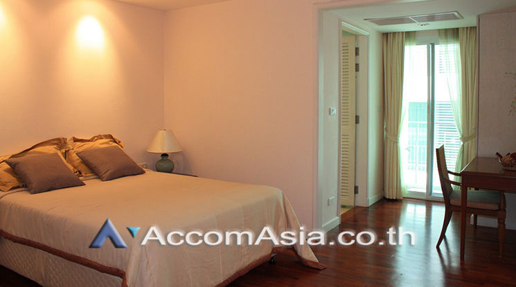 13  3 br Apartment For Rent in Silom ,Bangkok BTS Chong Nonsi at Highly Convenient Residence Fews Mins Walk to Silom and Sathon 1414367