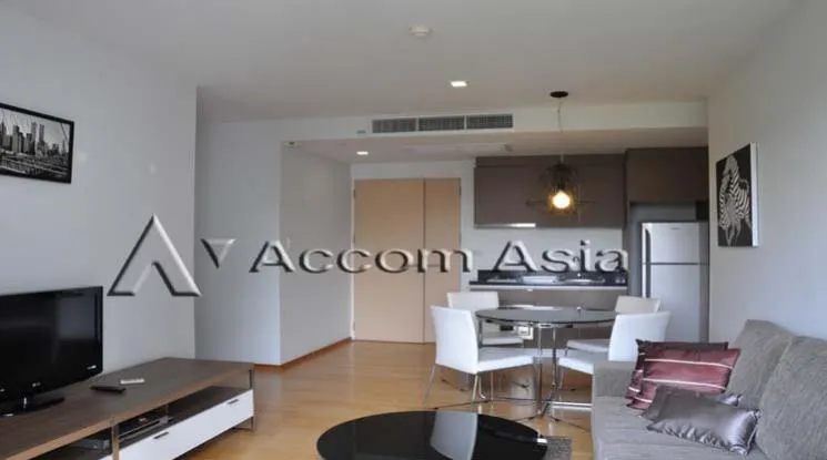 unit 2 Bedrooms  Condominium For Rent in Sukhumvit, Bangkok  near BTS Ekkamai (1514423)