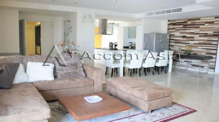 unit 2 Bedrooms  Condominium For Rent in Sukhumvit, Bangkok  near BTS Ekkamai (1514629)