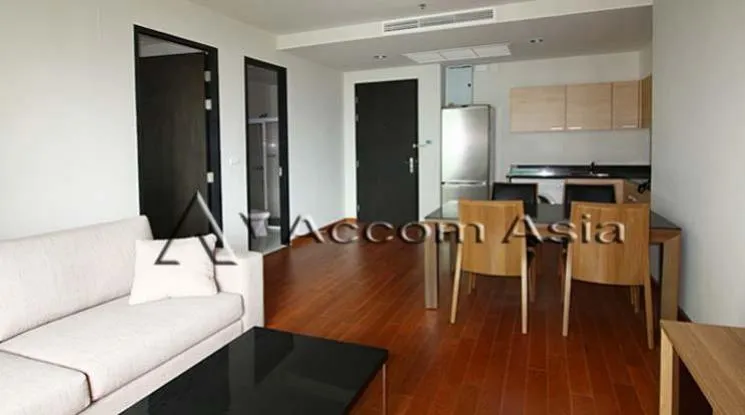 unit 2 Bedrooms  Condominium For Rent in Ploenchit, Bangkok  near BTS Chitlom (1514631)