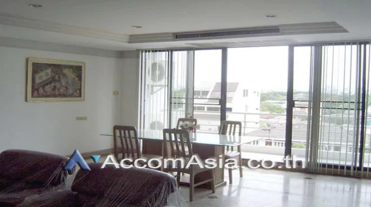 unit 3 Bedrooms  Apartment For Rent in Sathorn, Bangkok  near BTS Surasak (20637)