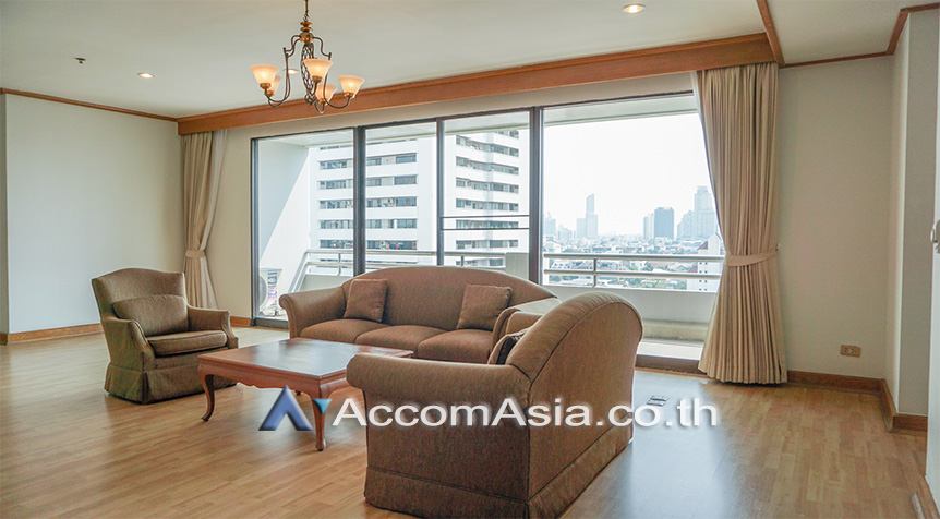  2  4 br Apartment For Rent in Sukhumvit ,Bangkok BTS Ekkamai at High-Rise Living with a Large Balcony Apartment in Ekkamai 1002601