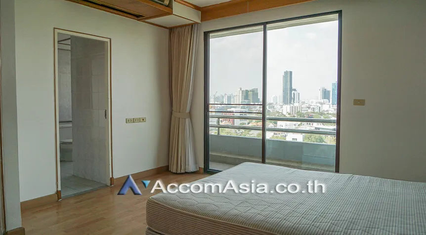 13  4 br Apartment For Rent in Sukhumvit ,Bangkok BTS Ekkamai at High-Rise Living with a Large Balcony Apartment in Ekkamai 1002601