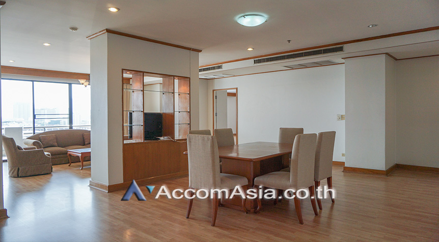 5  4 br Apartment For Rent in Sukhumvit ,Bangkok BTS Ekkamai at High-Rise Living with a Large Balcony Apartment in Ekkamai 1002601