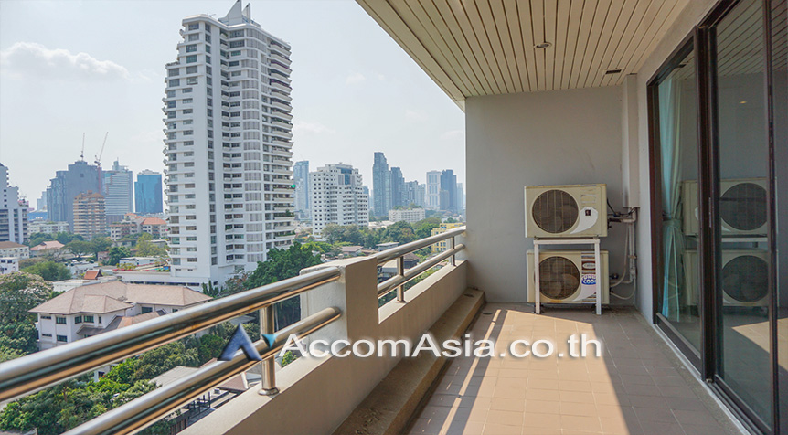 6  4 br Apartment For Rent in Sukhumvit ,Bangkok BTS Ekkamai at High-Rise Living with a Large Balcony Apartment in Ekkamai 1002601