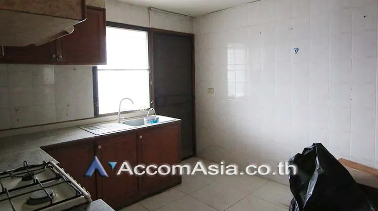 unit 3 Bedrooms  Condominium For Rent & Sale in Sukhumvit, Bangkok  near BTS Ekkamai (1515039)