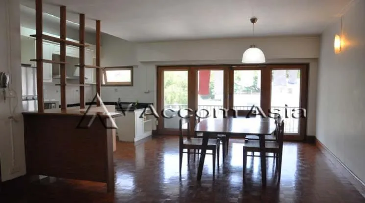 unit 2 Bedrooms  Apartment For Rent in Sukhumvit, Bangkok  near BTS Ploenchit (1415155)