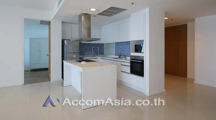 unit 3 Bedrooms  Condominium For Rent in Ploenchit, Bangkok  near BTS Chitlom (1515157)