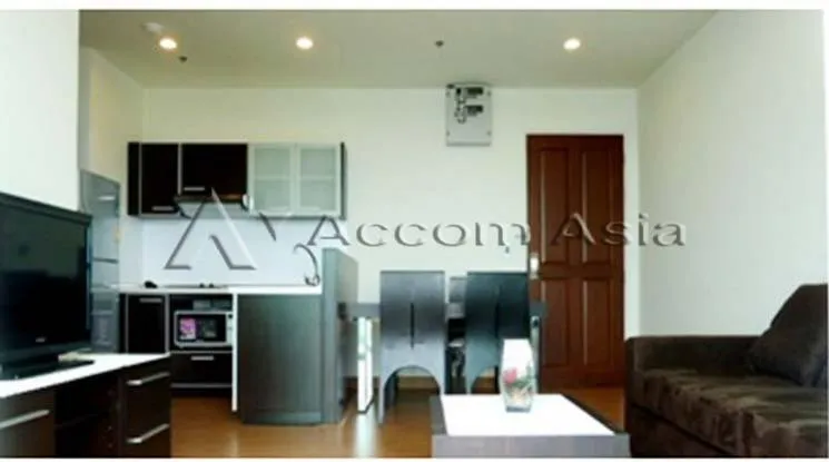  The Complete Narathiwas Condominium  2 Bedroom for Rent BRT Thanon Chan in Sathorn Bangkok