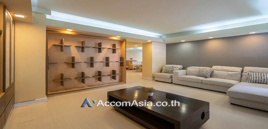 unit 3 Bedrooms  Condominium For Rent in Sukhumvit, Bangkok  near BTS Phrom Phong (1515301)