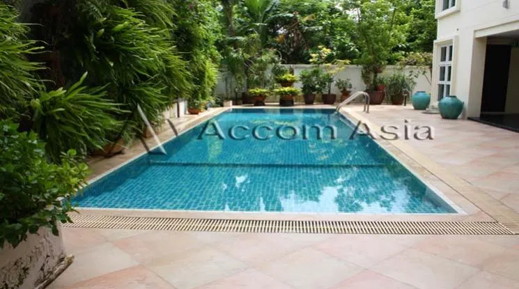 unit 2 Bedrooms  Apartment For Rent in Sukhumvit, Bangkok  near BTS Phrom Phong (1415323)