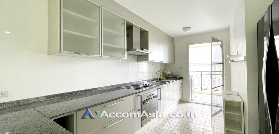 unit 2 Bedrooms  Apartment For Rent in Sukhumvit, Bangkok  near BTS Phrom Phong (1415324)