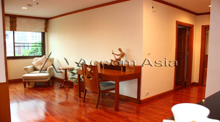 4  2 br Apartment For Rent in Sathorn ,Bangkok BTS Chong Nonsi at Cozy Low-rise Apartment in Sathorn, Walk to BTS 6 mins. 1415384