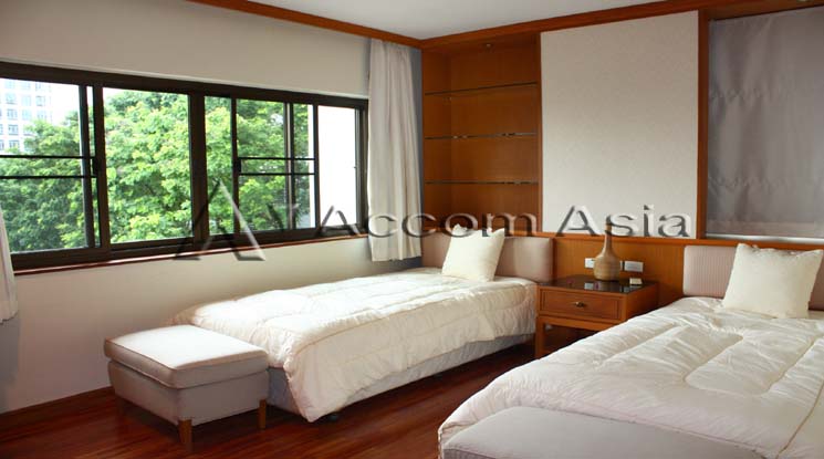 7  2 br Apartment For Rent in Sathorn ,Bangkok BTS Chong Nonsi at Cozy Low-rise Apartment in Sathorn, Walk to BTS 6 mins. 1415384