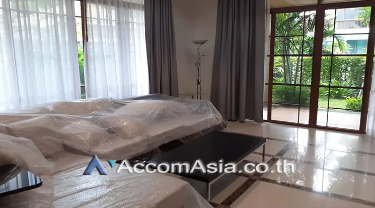 unit 3 Bedrooms  House For Rent & Sale in Pattanakarn, Bangkok  (1715389)