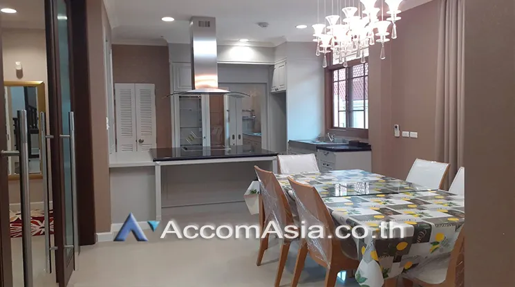 unit 3 Bedrooms  House For Rent & Sale in Pattanakarn, Bangkok  (1715389)
