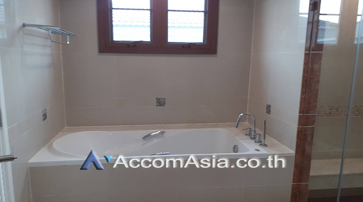 10  3 br House for rent and sale in Pattanakarn ,Bangkok  at Peaceful compound 1715389
