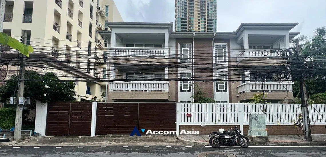 unitHome Office |  5 Bedrooms  House For Rent in Sukhumvit, Bangkok  near BTS Phrom Phong (1715501)