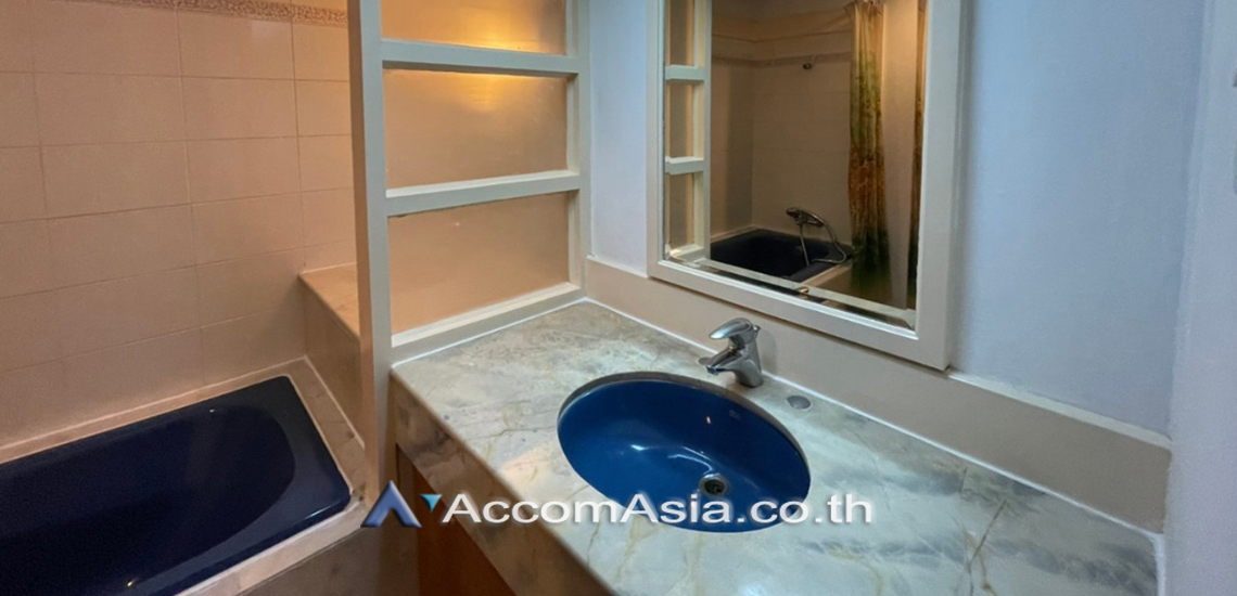 13  3 br Townhouse For Rent in Sathorn ,Bangkok BRT Nararam 3 at Modern style 2515528