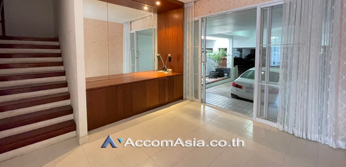  1  3 br Townhouse For Rent in Sathorn ,Bangkok BRT Nararam 3 at Modern style 2515528